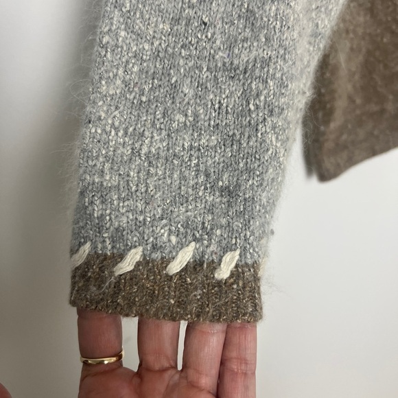 Vintage De Rotchild Beige Gray Angora Silk Embroidered Colorblock Y2K Sweater - Picture 6 of 9